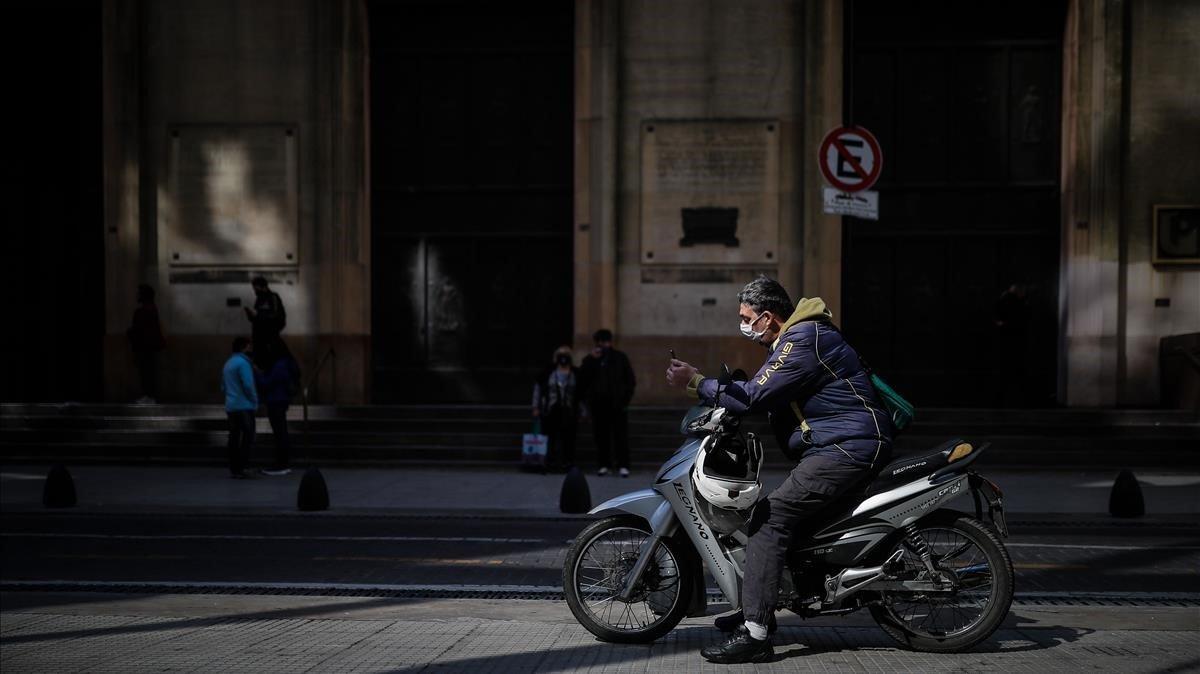 Argentina Limita La Compra De Dolares Ante La Escasez De Moneda Estado