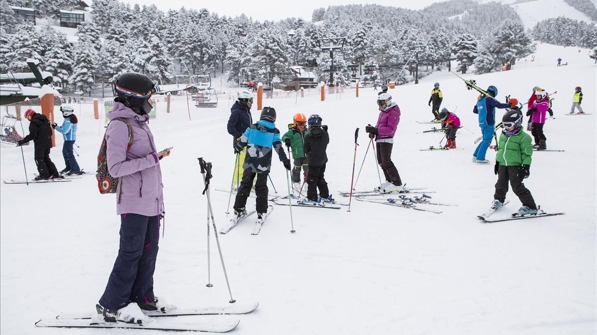 La Molina, este domingo. La Cerdanya es uno de los destinos de nieve por excelencia durante la Semana Santa. La Molina, este domingo. La Cerdanya es uno de los destinos de nieve por excelencia durante la Semana Santa.