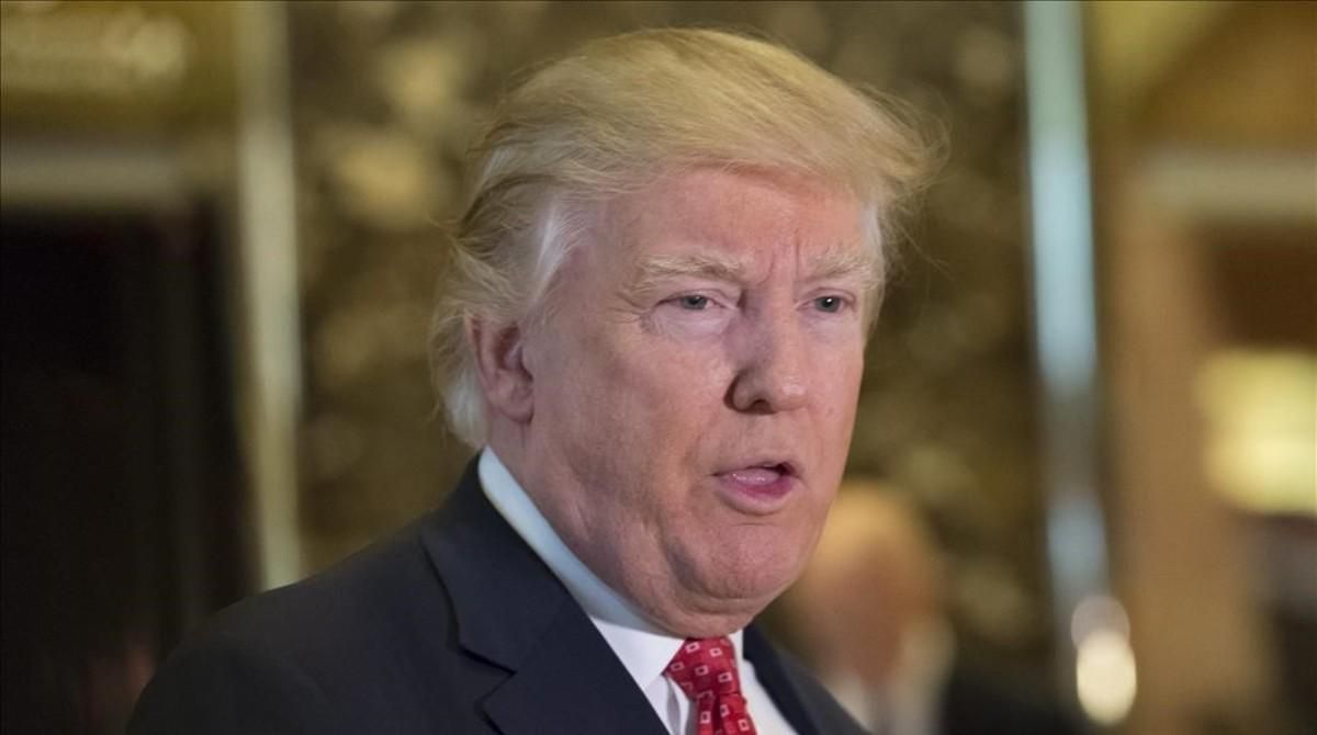 El presidente electo estadounidense, Donald Trump, se dirige a los periodistas en la Trump Tower de Nueva York. El presidente electo estadounidense, Donald Trump, se dirige a los periodistas en la Trump Tower de Nueva York.