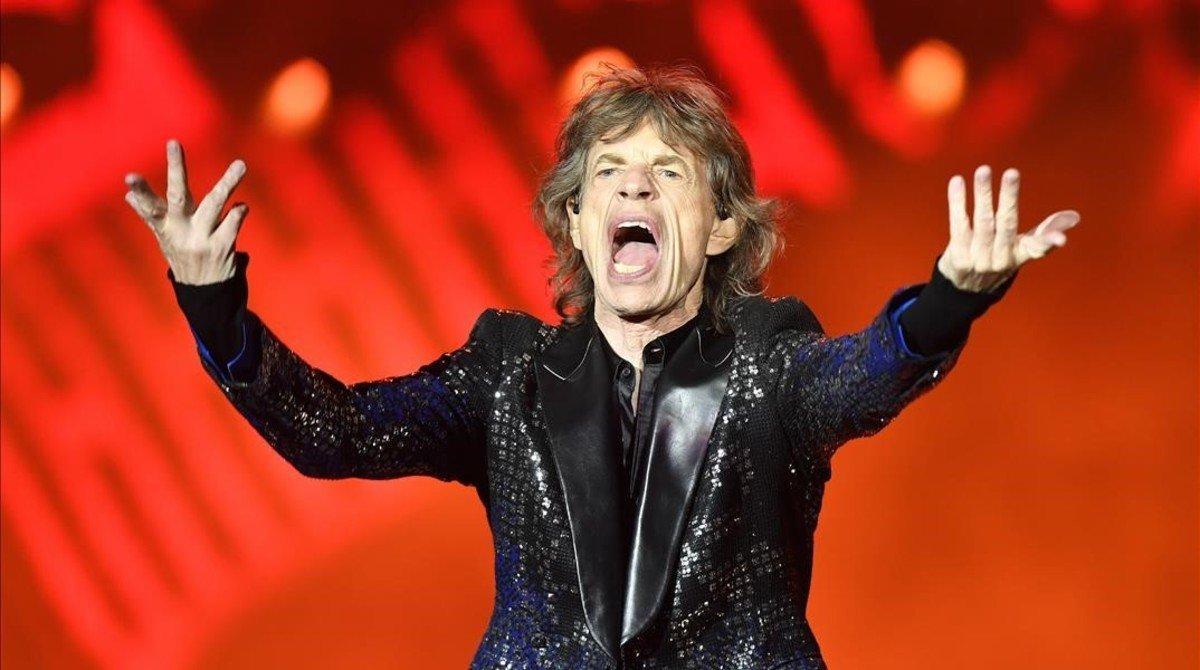 Mick Jagger se recupera de su operación al corazón.