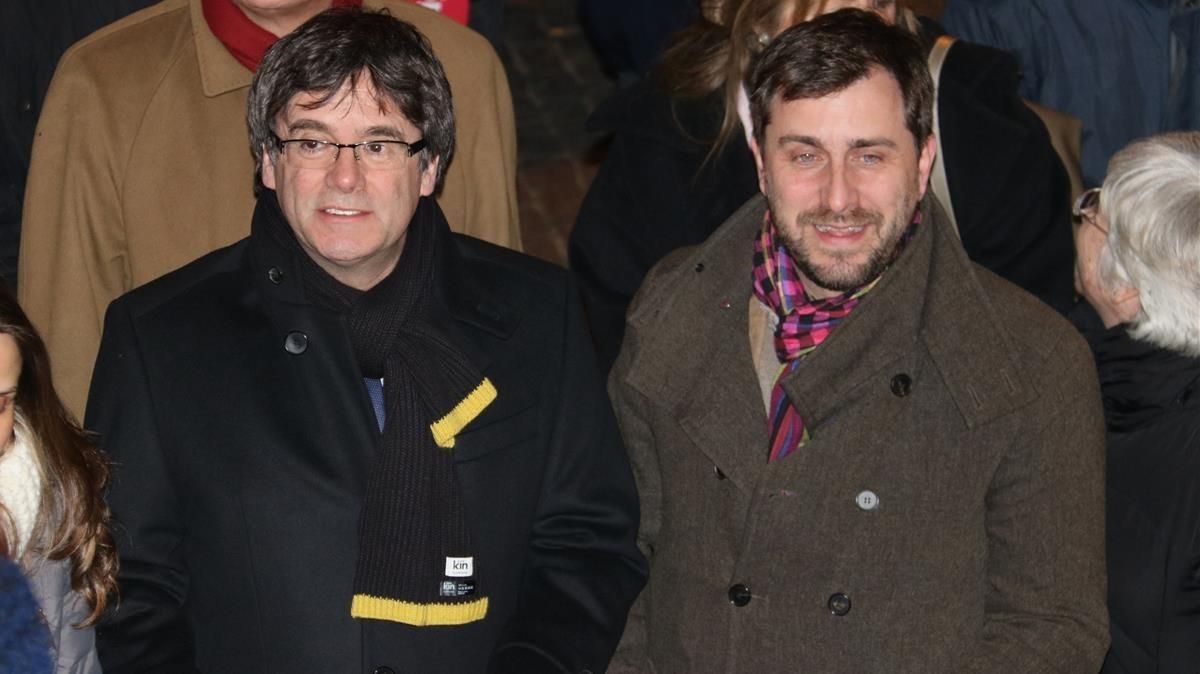 Carles Puigdemont y Toni Comín, en un acto en Lovaina el pasado 6 de febrero. Carles Puigdemont y Toni Comín, en un acto en Lovaina el pasado 6 de febrero.