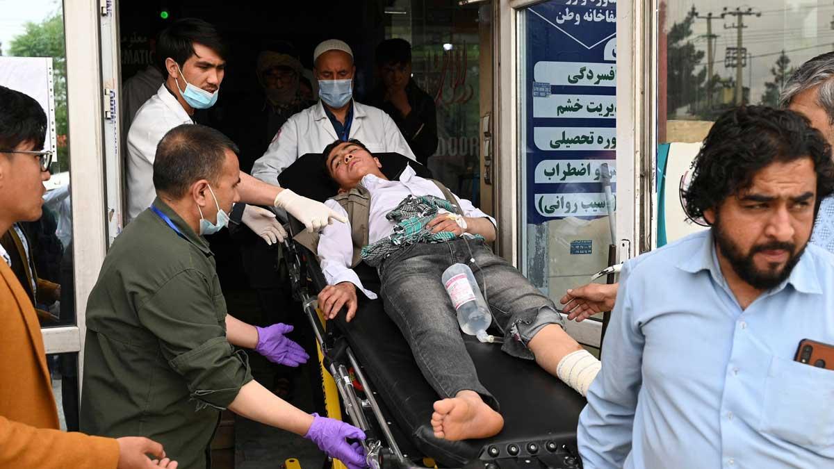 Una trentena de morts en un atac múltiple contra una escola a Kabul