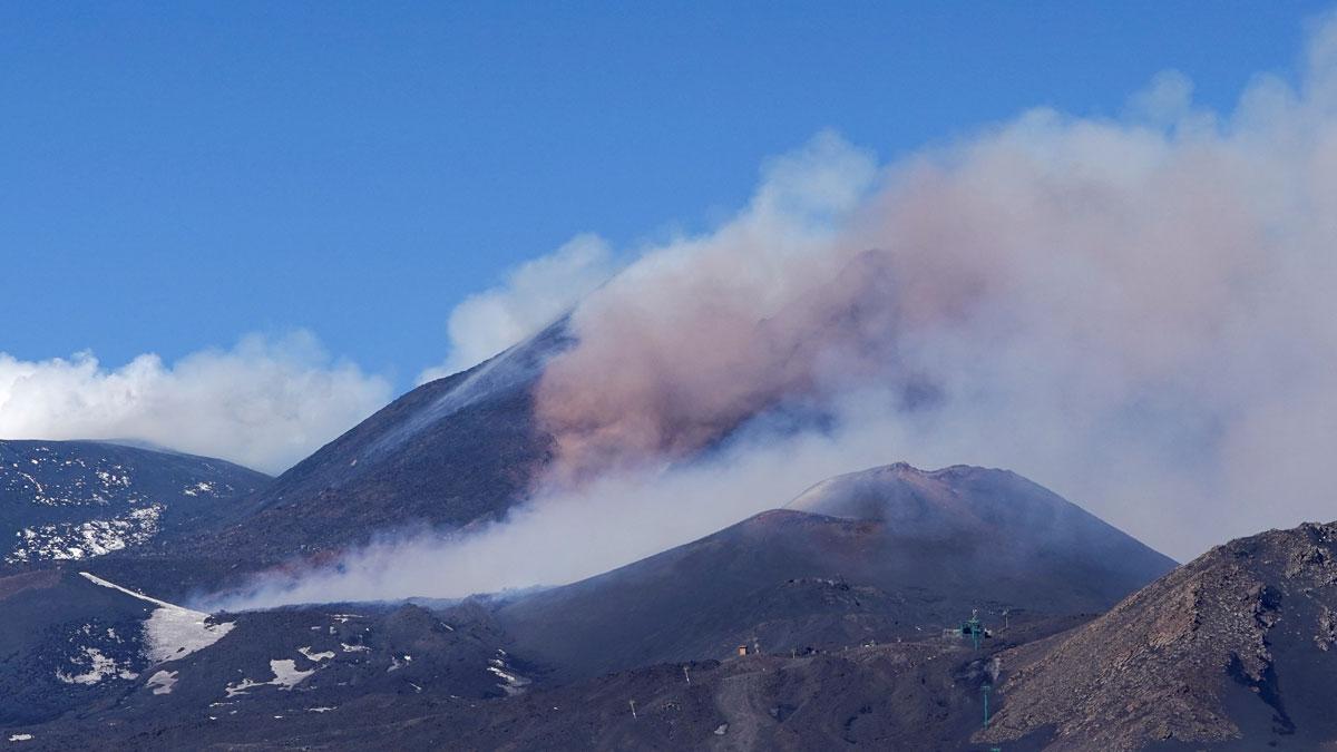 El volcán Etna vuelve a entrar en erupción.