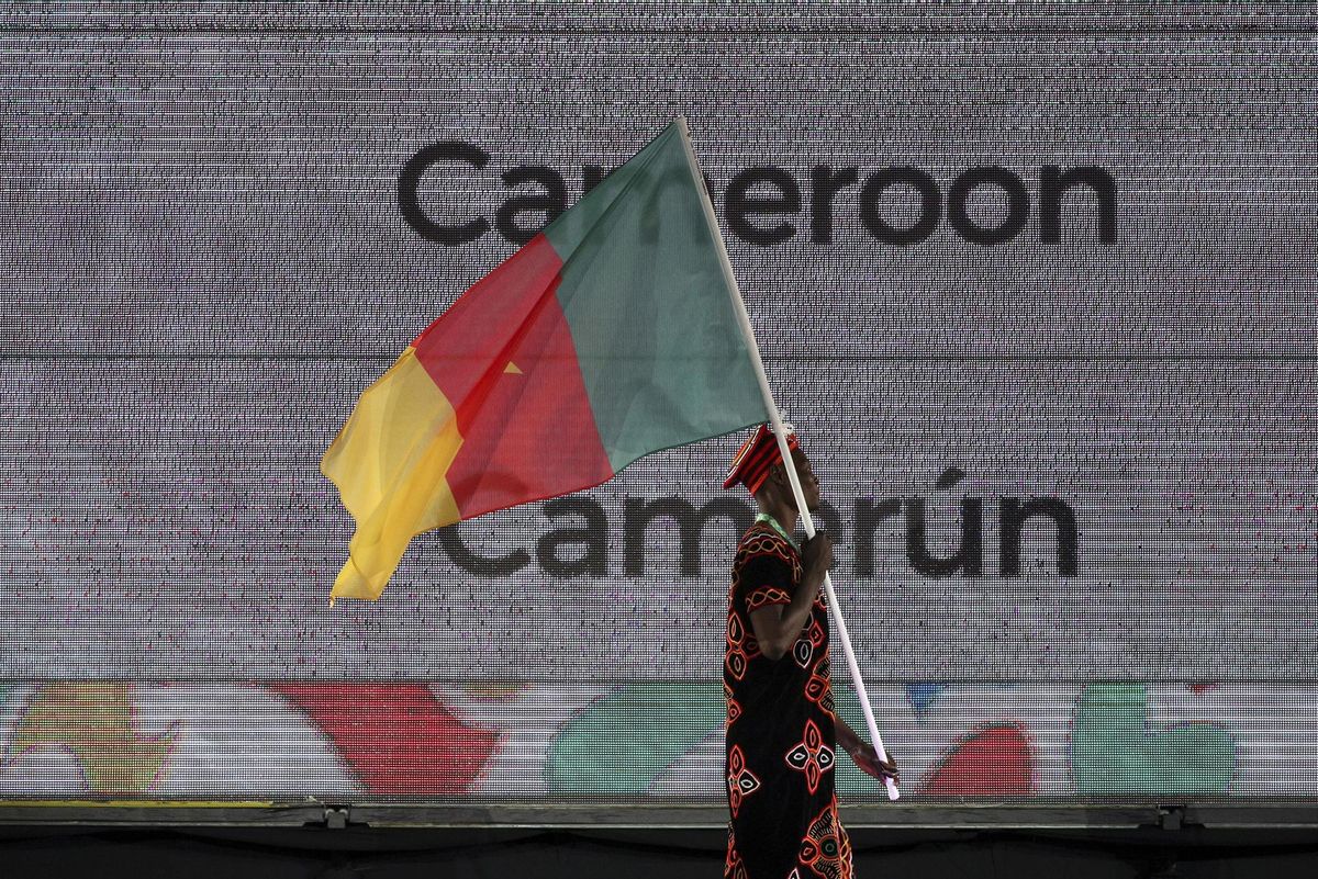 Imagen de archivo de la bandera de Camerún. Imagen de archivo de la bandera de Camerún.