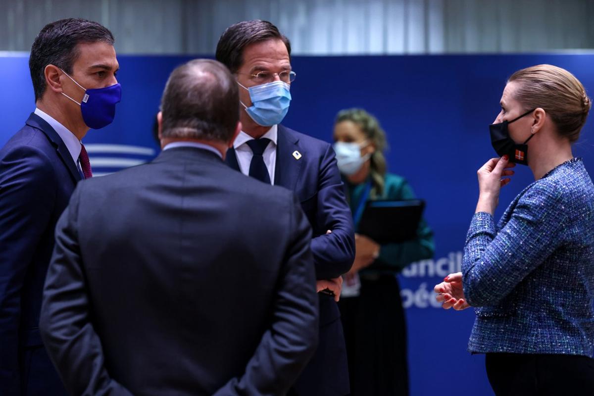 Spain’s Prime Minister Pedro Sanchez, Dutch Prime Minister Mark Rutte and Denmark’s Prime Minister Mette Frederiksen attend a meeting on the second day of an EU summit, in Brussels, Belgium October 16, 2020. Kenzo Tribouillard/Pool via REUTERS