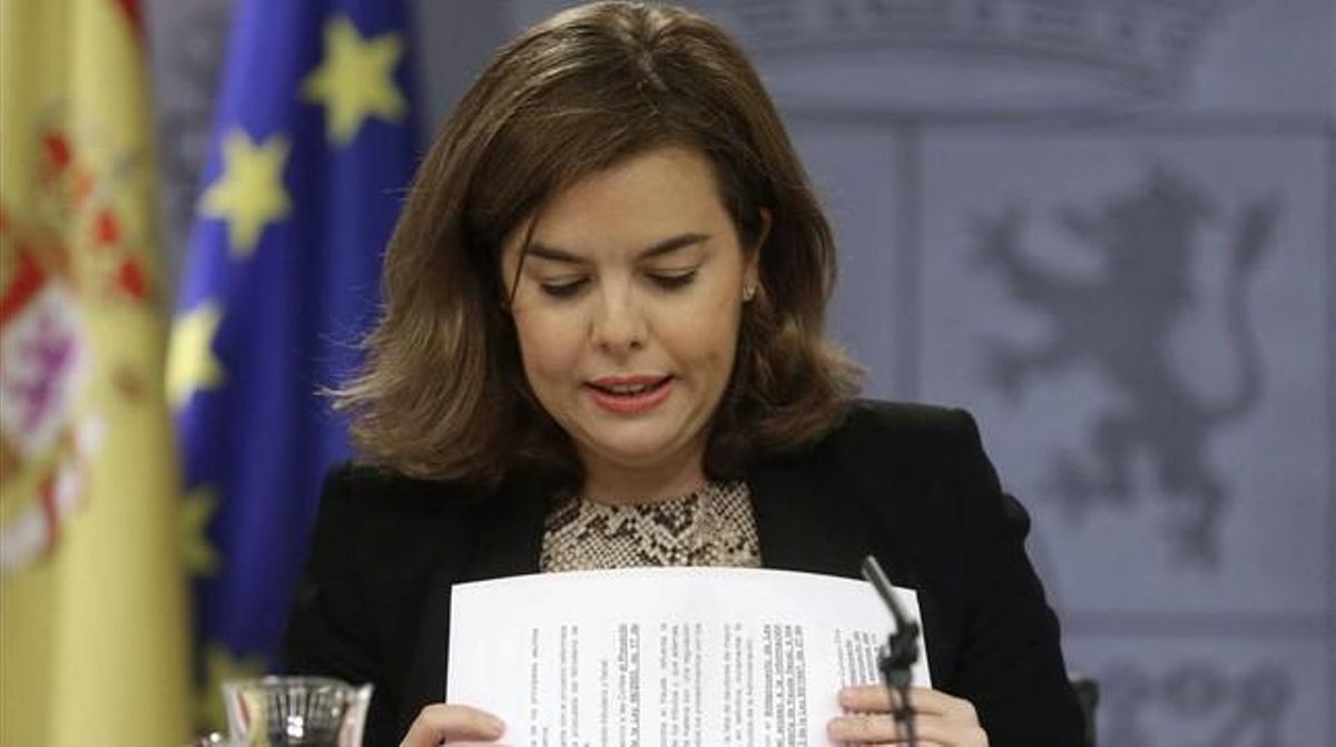 La vicepresidenta del Gobierno, Soraya Sáenz de Santamaría, en rueda de prensa tras un Consejo de Ministros. La vicepresidenta del Gobierno, Soraya Sáenz de Santamaría, en rueda de prensa tras un Consejo de Ministros.
