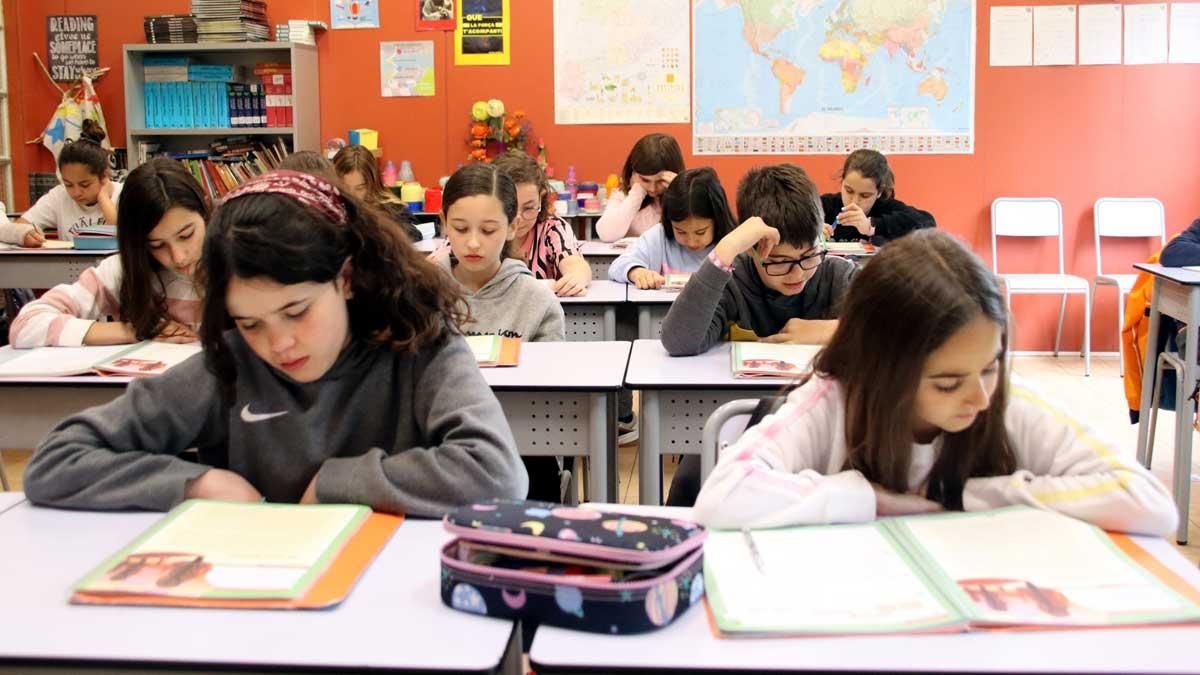 El TSJC ordena a dues escoles més impartir el 25% de classes en castellà El TSJC ordena a dues escoles més impartir el 25% de classes en castellà
