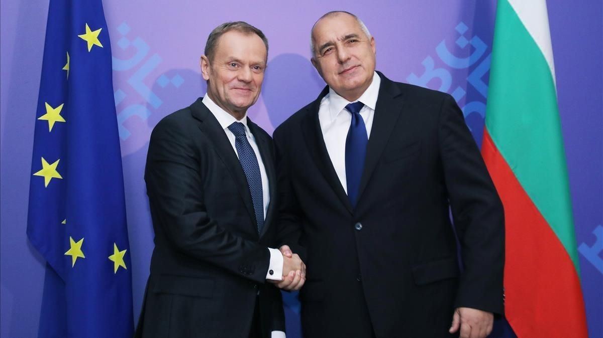 El presidente del Consejo Europeo, Donald Tusk (izquierda), junto al primer ministro bulgaro, Boyko Borissov. El presidente del Consejo Europeo, Donald Tusk (izquierda), junto al primer ministro bulgaro, Boyko Borissov.