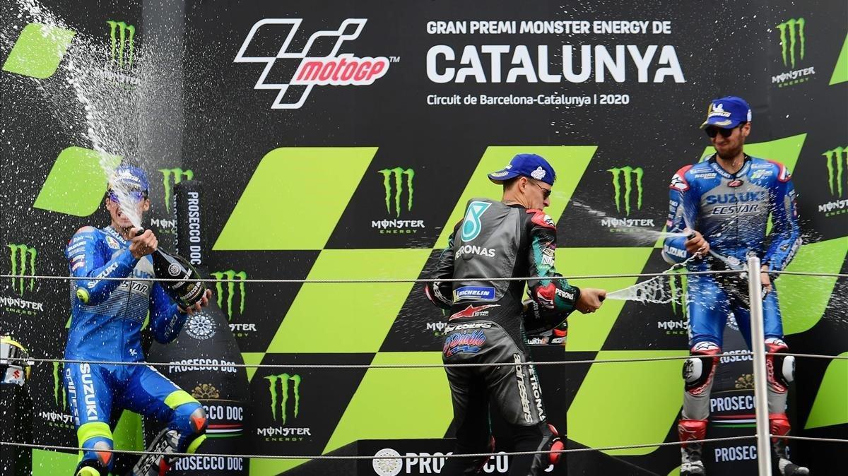 Quartararo, Mir y Rins celebran el podio del GP de Catalunya de MotoGP 