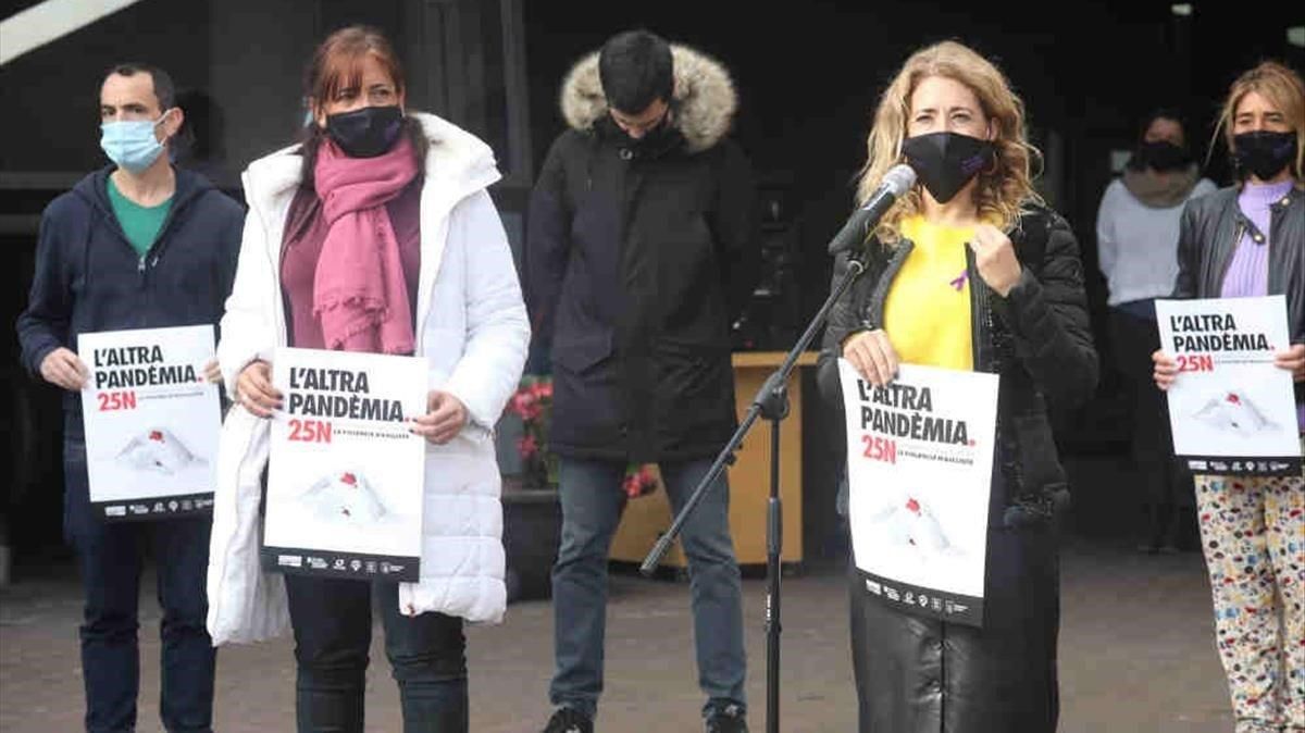 Gavà hace visible “la otra pandemia” durante el 25N. Gavà hace visible “la otra pandemia” durante el 25N.
