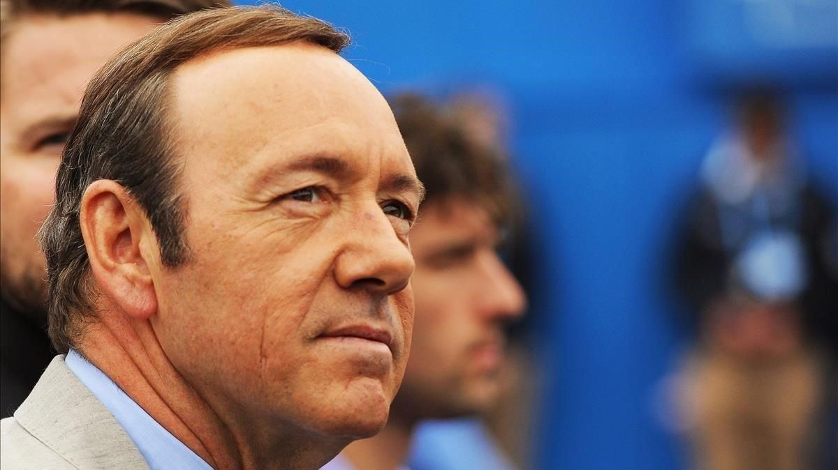 L'home que va denunciar Kevin Spacey retira els càrrecs contra l'actor L'home que va denunciar Kevin Spacey retira els càrrecs contra l'actor