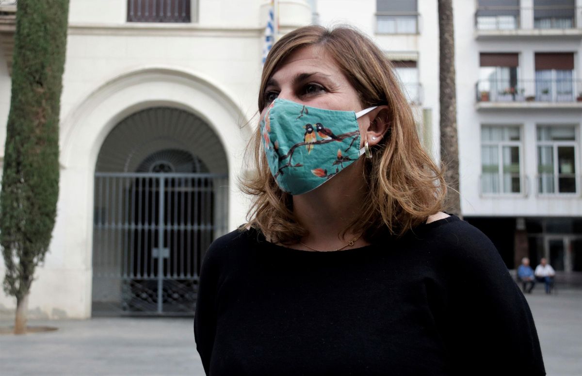 La portavoz de Guanyem Badalona, Nora San Sebastián, ante el Ayuntamiento de Badalona. La portavoz de Guanyem Badalona, Nora San Sebastián, ante el Ayuntamiento de Badalona.