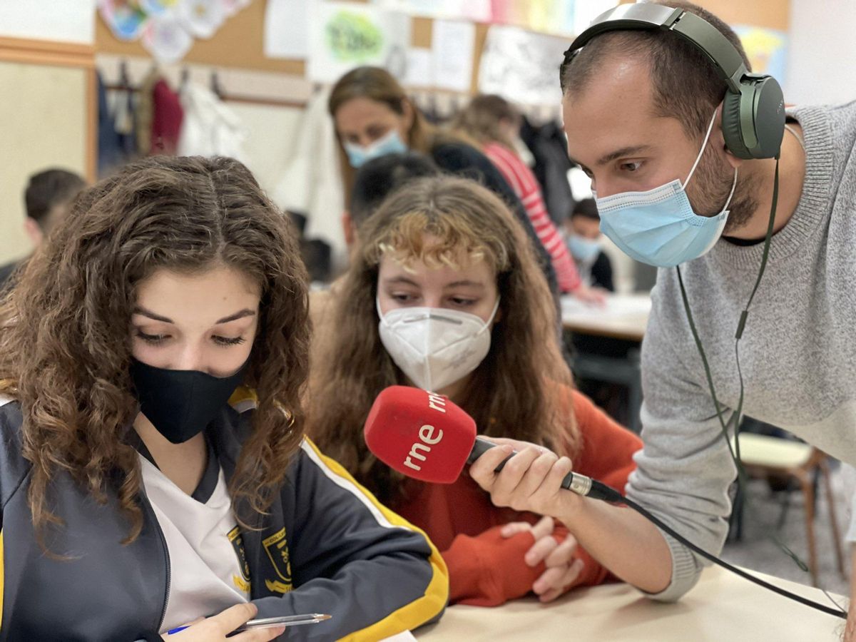 Momento del programa ’Recursos Homínids’ de RNE4 en el que se anunció los ganadores del ’Talent Aules’ de este curso Momento del programa ’Recursos Homínids’ de RNE4 en el que se anunció los ganadores del ’Talent Aules’ de este curso