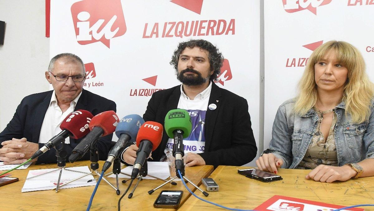 Rueda de prensa del comité de empresa celebrada en León después del acuerdo con la compañía. Rueda de prensa del comité de empresa celebrada en León después del acuerdo con la compañía.
