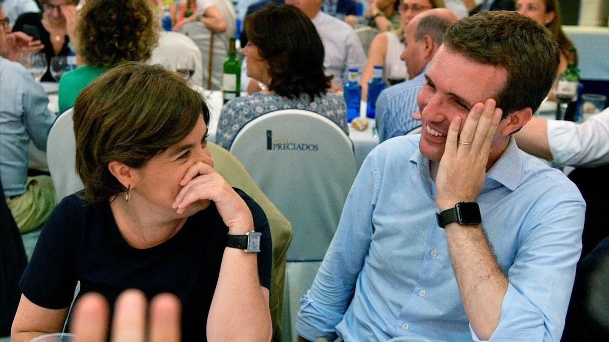 Soraya Sáenz de Santamaría y Pablo Casado, en la cena del grupo parlamentario del PP. Soraya Sáenz de Santamaría y Pablo Casado, en la cena del grupo parlamentario del PP.