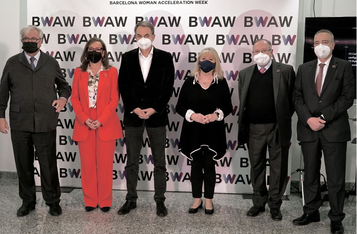 El expresdente del Gobierno, José Luis Rodríguez Zapatero, junto con Susana Malcorra, Rebeca Grysnpan, José Luis Bonet, Pere Navarro y Joan Clos. El expresdente del Gobierno, José Luis Rodríguez Zapatero, junto con Susana Malcorra, Rebeca Grysnpan, José Luis Bonet, Pere Navarro y Joan Clos.