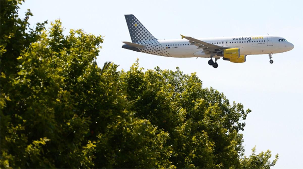 Vueling frena su crecimiento para garantizar la operativa del verano Vueling frena su crecimiento para garantizar la operativa del verano