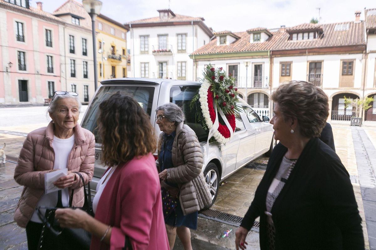 Asturias despide emocionada a José Luis Balbín: “Estás en tu casa” Asturias despide emocionada a José Luis Balbín: “Estás en tu casa”