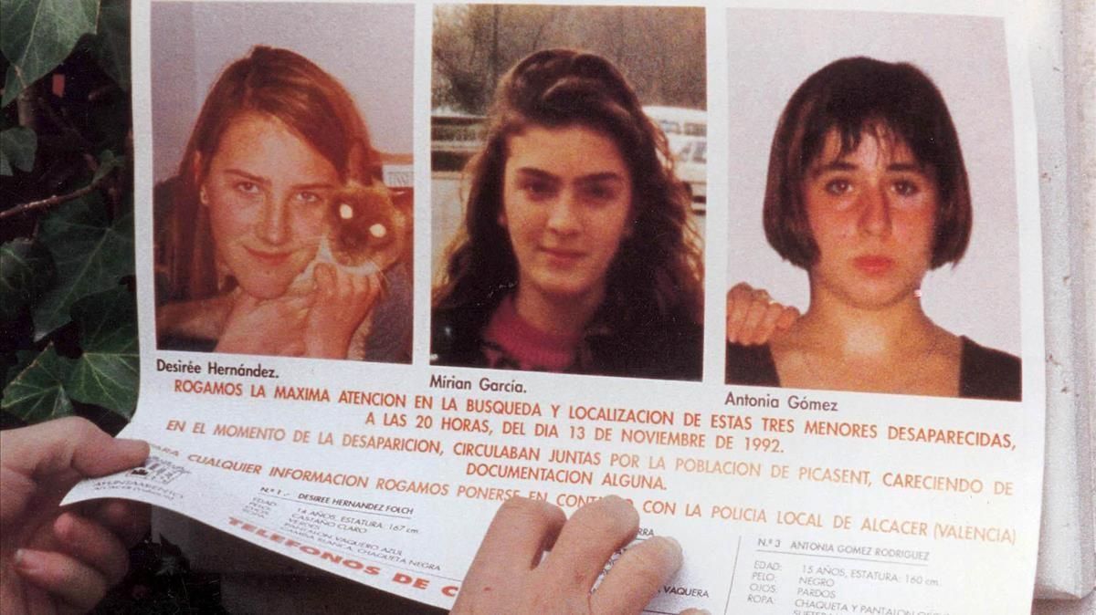 Cartel de Desirée, Miriam y Toñi, que se distribuyó por todo el levante español cuando desaparecieron las tres adolescentes, a finales de 1993. Cartel de Desirée, Miriam y Toñi, que se distribuyó por todo el levante español cuando desaparecieron las tres adolescentes, a finales de 1993.