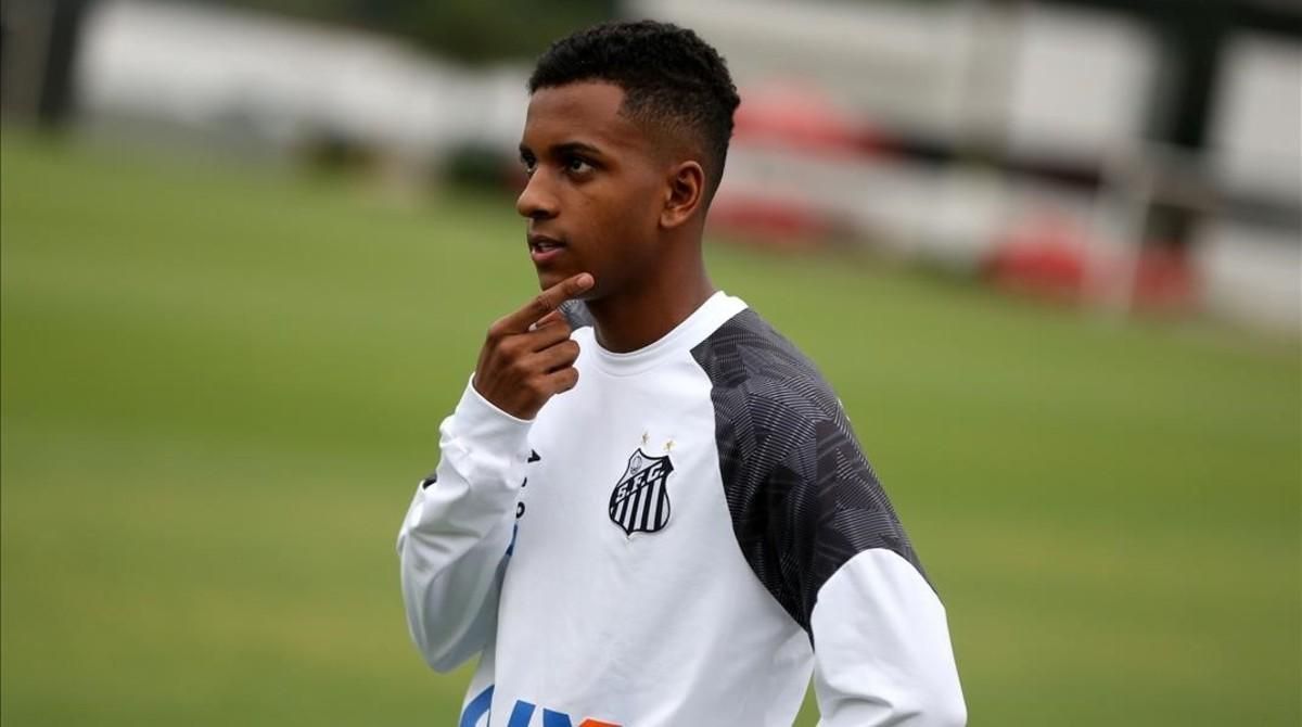 Rodrygo, en un entrenamiento del Santos, el pasado 5 de junio. Rodrygo, en un entrenamiento del Santos, el pasado 5 de junio.