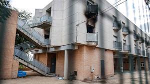 Seis muertos y 15 hospitalizados por el incendio en una residencia de ancianos en Moncada (Valencia).