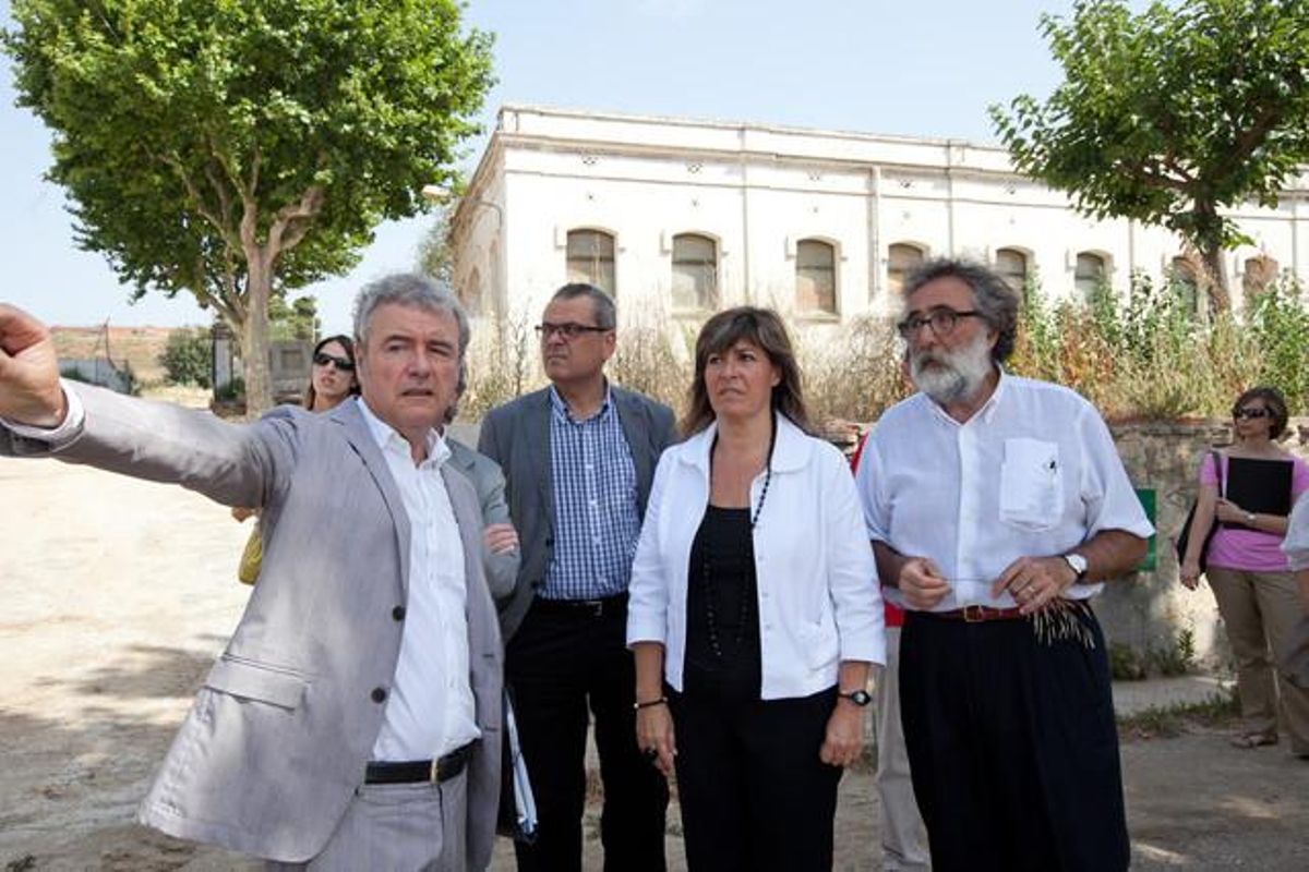 La alcaldesa de L’Hospitalet, Núria Marín, visita la zona de La Remunta. La alcaldesa de L’Hospitalet, Núria Marín, visita la zona de La Remunta.