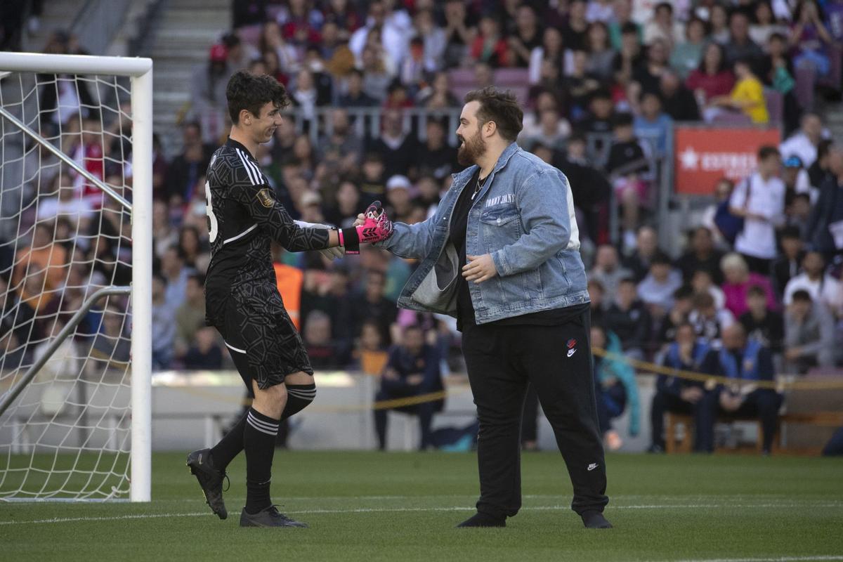 Ibai hace oficial las cláusulas de los jugadores del Porcinos FC con polémica incluida Ibai hace oficial las cláusulas de los jugadores del Porcinos FC con polémica incluida