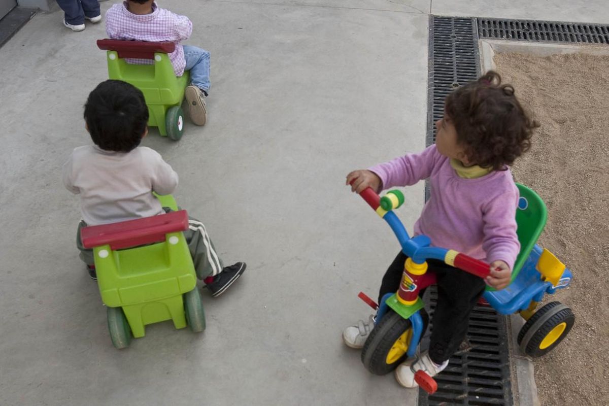 Niños jugando en una guardería de Barcelona. Niños jugando en una guardería de Barcelona.
