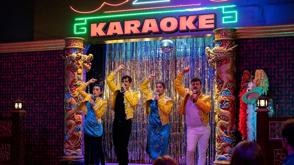 Imagen de la serie de TV-3 ’Lúltima nit del karaoke’. Imagen de la serie de TV-3 ’Lúltima nit del karaoke’.