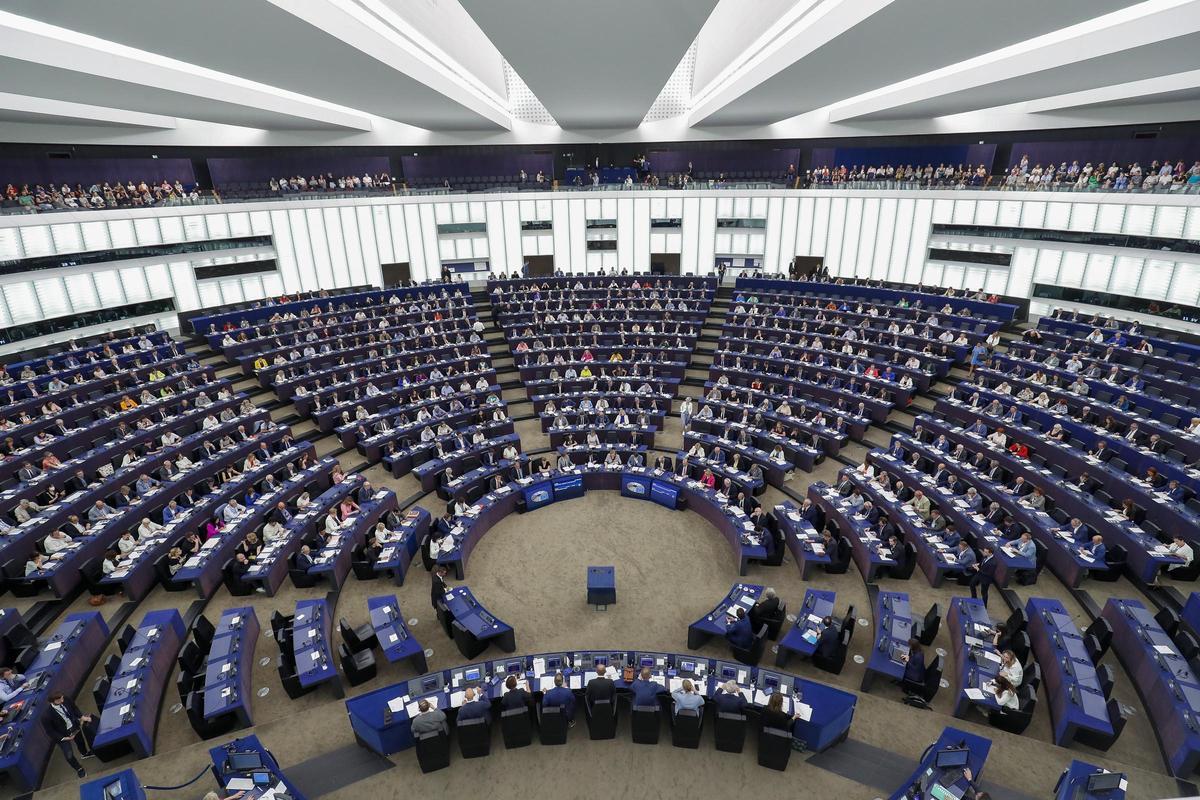 El hemiciclo del Parlamento Europeo en Estrasburgo. El hemiciclo del Parlamento Europeo en Estrasburgo.