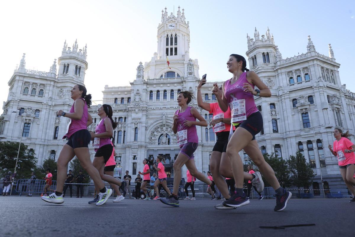 Imagen de la Carrera de la Mujer celebrada este domingo en Madrid en la que participaron más de 30.000 corredoras. EFE/ Kiko Huesca Imagen de la Carrera de la Mujer celebrada este domingo en Madrid en la que participaron más de 30.000 corredoras. EFE/ Kiko Huesca