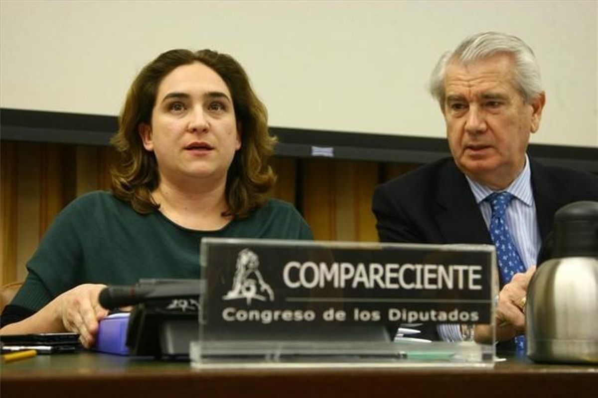 Ada Colau, durante su intervención en el Congreso. AGUSTÍN CATALÁN Ada Colau, durante su intervención en el Congreso. AGUSTÍN CATALÁN