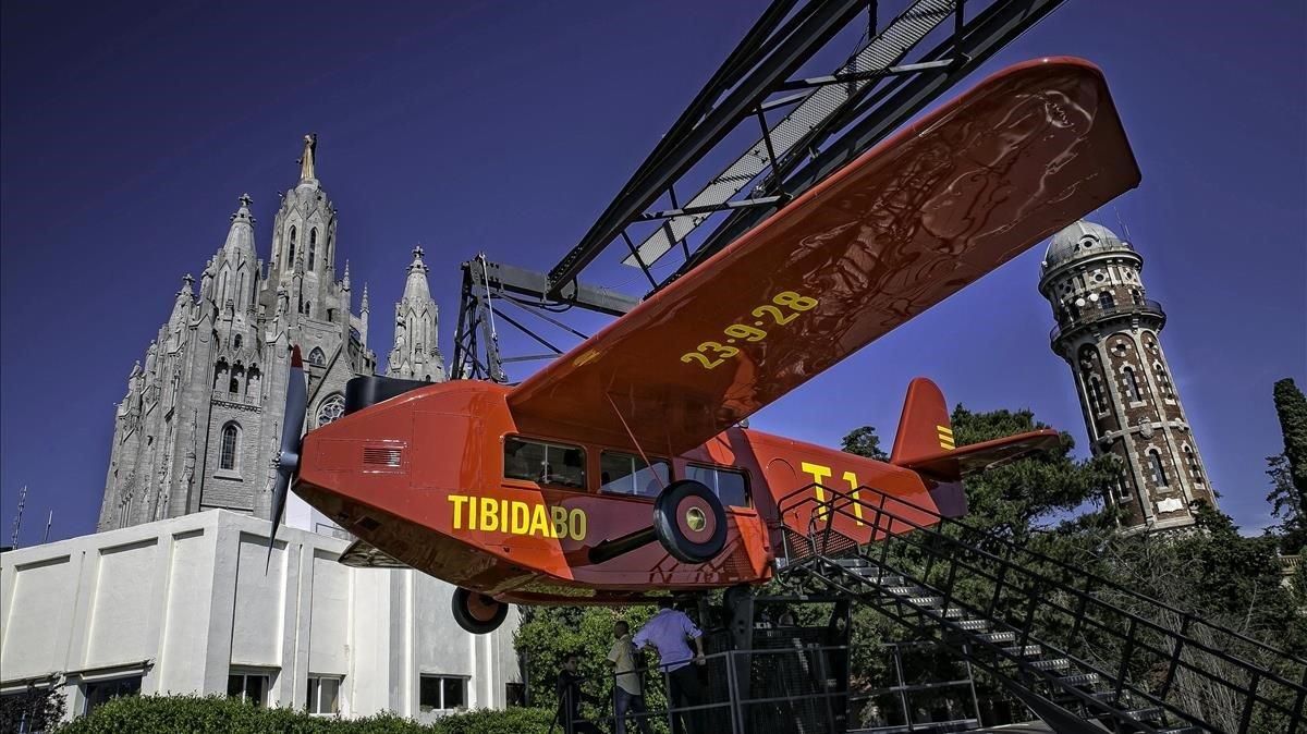 El parque del Tibidabo, con el tradicional avión. El parque del Tibidabo, con el tradicional avión.
