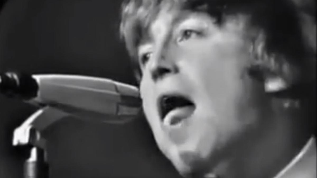 Una grabación de los 60 muestra a John Lennon mofándose de los discapacitados durante una actuación de los Beatles.