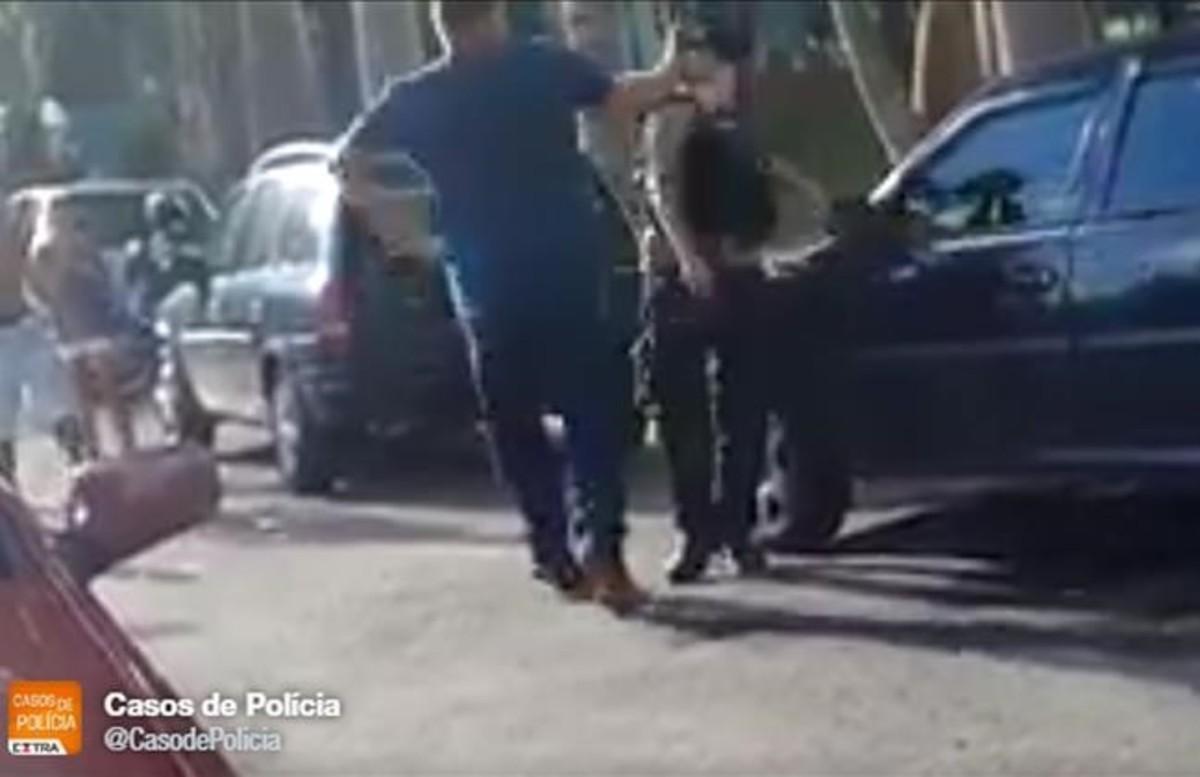 Detenido un hombre por golpear a una mujer que mediaba en una pelea