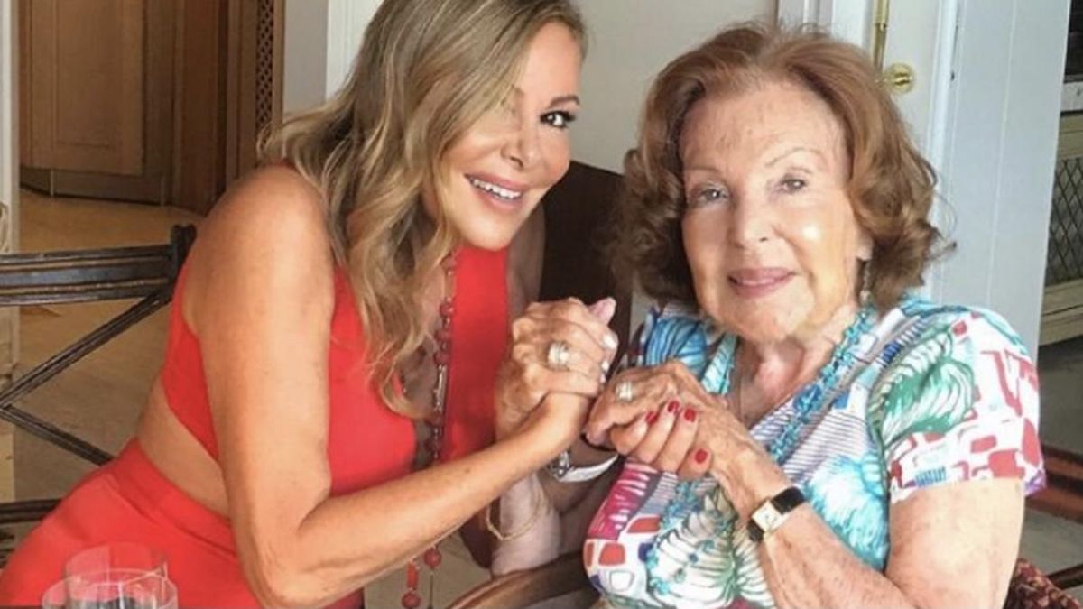 Ana Obregón felicita a su madre en el día que hubiera cumplido 90 años Ana Obregón felicita a su madre en el día que hubiera cumplido 90 años