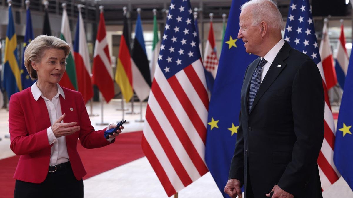 La presidenta de la Comisión Europea, Ursula von der Leyen, y el presidente de EEUU, Joe Biden, el 15 de junio de 2021 en la Casa Blanca.
