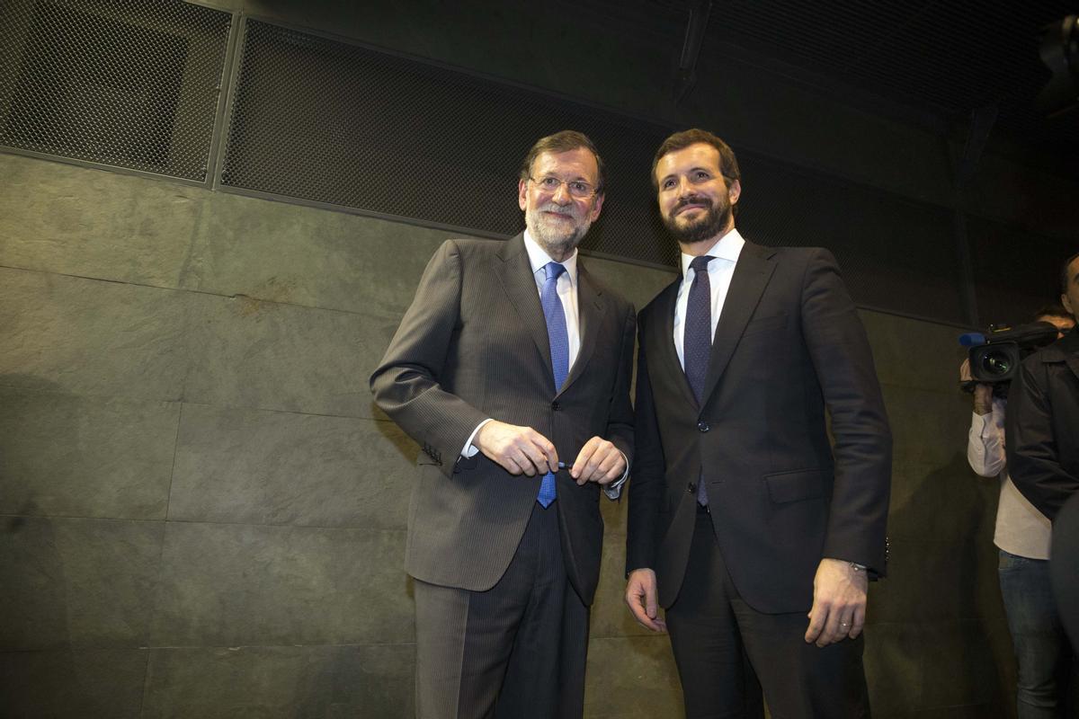 Mariano Rajoy y Pablo Casado, en diciembre de 2019. 