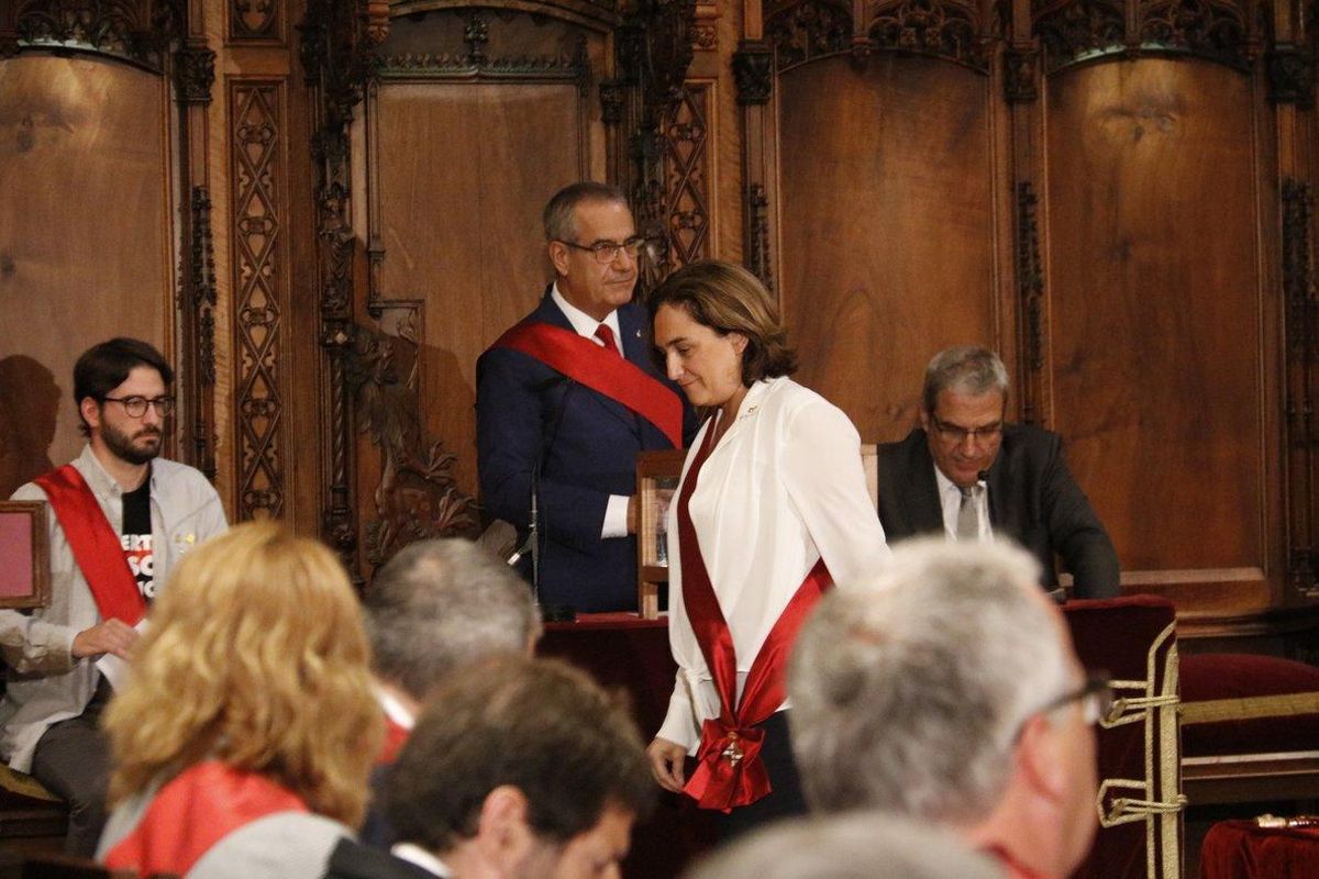 Ada Colau, en el pleno de investidura. Ada Colau, en el pleno de investidura.