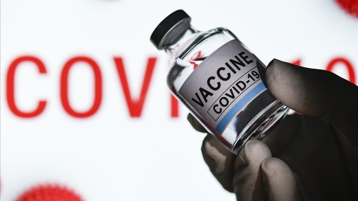 28 11 2020 Coronavirus - Moderna solicita oficialmente la autorizacion de emergencia para su vacuna contra la COVID-19 en EEUU La companyia Moderna ha sol licitat oficialment aquest dilluns a l Agencia de Medicaments i Aliments (FDA en angles) dels Estats Units l autoritzacio d emergencia de la seva vacuna contra el coronavirus per comencar-la a distribuir i esdevindra aixi la segona que ho fa despres de Pfizer POLITICA DAVID TALUKDAR ZUMA PRESS CONTACTOPHOTO 28 11 2020 Coronavirus - Moderna solicita oficialmente la autorizacion de emergencia para su vacuna contra la COVID-19 en EEUU La companyia Moderna ha sol licitat oficialment aquest dilluns a l Agencia de Medicaments i Aliments (FDA en angles) dels Estats Units l autoritzacio d emergencia de la seva vacuna contra el coronavirus per comencar-la a distribuir i esdevindra aixi la segona que ho fa despres de Pfizer POLITICA DAVID TALUKDAR ZUMA PRESS CONTACTOPHOTO