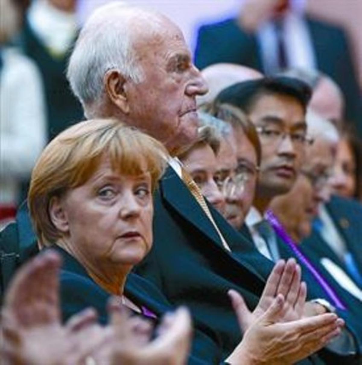 L’acte 8 Kohl, amb la cancellera Merkel en l’homenatge d’ahir.