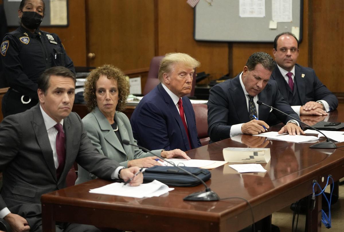 Archivo - Donald Trump y sus abogados. Archivo - Donald Trump y sus abogados.