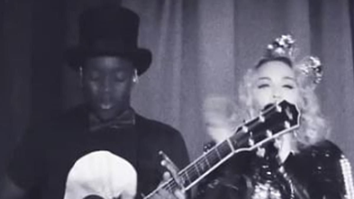 Madonna y su hijo, en concierto. Madonna y su hijo, en concierto.