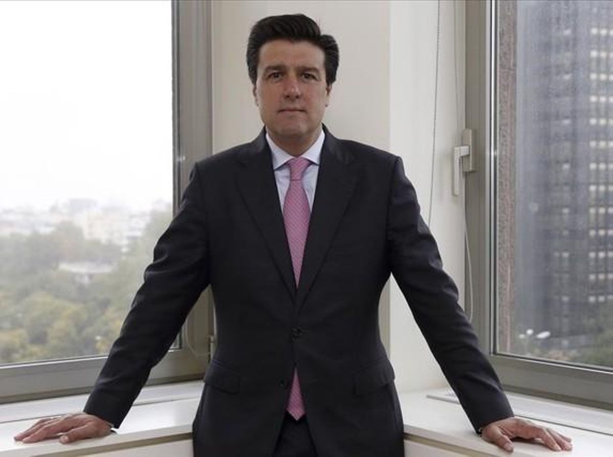 Un primer executiu de l'Ibex 35 cobra de mitjana 112 vegades més que els seus empleats Un primer executiu de l'Ibex 35 cobra de mitjana 112 vegades més que els seus empleats