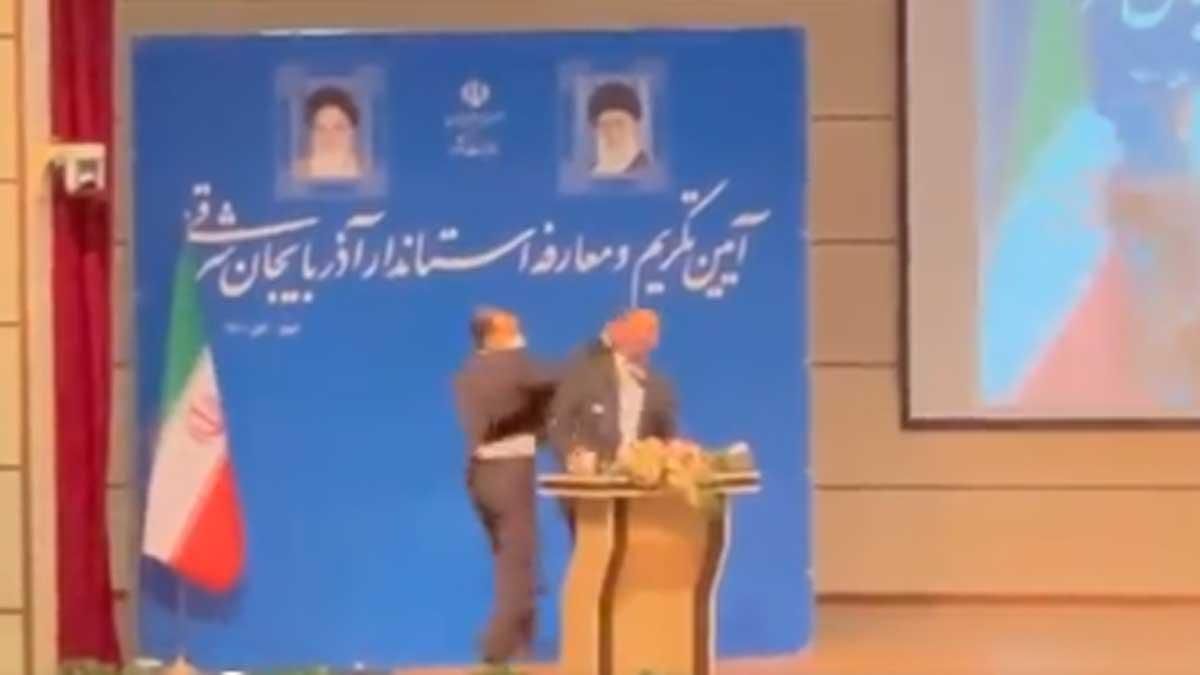 Momento de la agresión sufrida por el dirigente iraní. Momento de la agresión sufrida por el dirigente iraní.