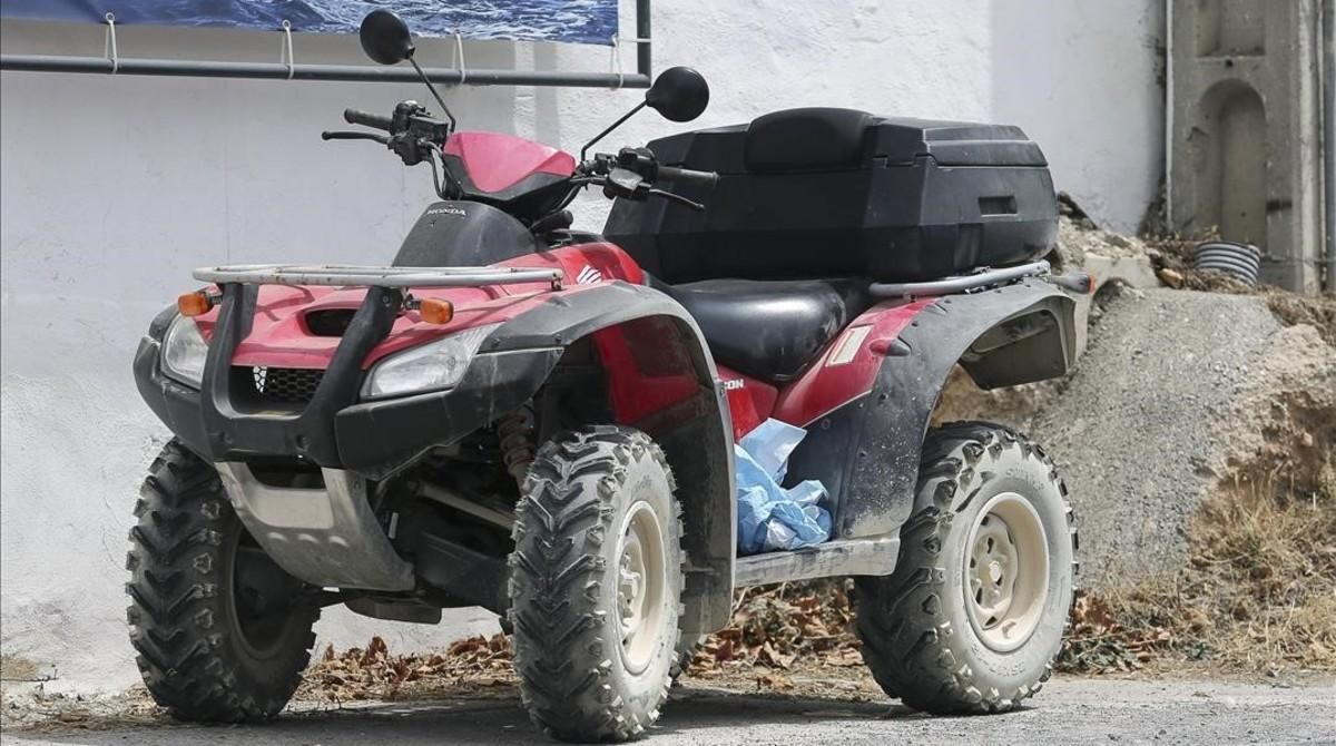 Un quad en una imagen de archivo. Un quad en una imagen de archivo.