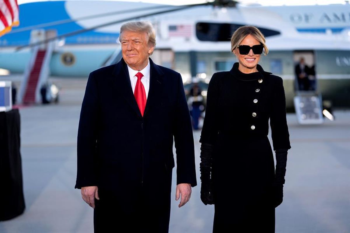 Trump y su esposa Melania, el miércoles pasado en la base aérea de Maryland. Trump y su esposa Melania, el miércoles pasado en la base aérea de Maryland.