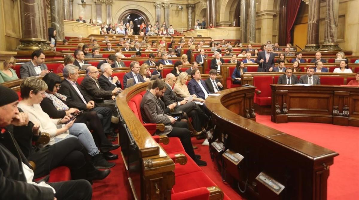 JxSí y la CUP desoyen al 'TC catalán' y aprueban los presupuestos con la partida del referéndum