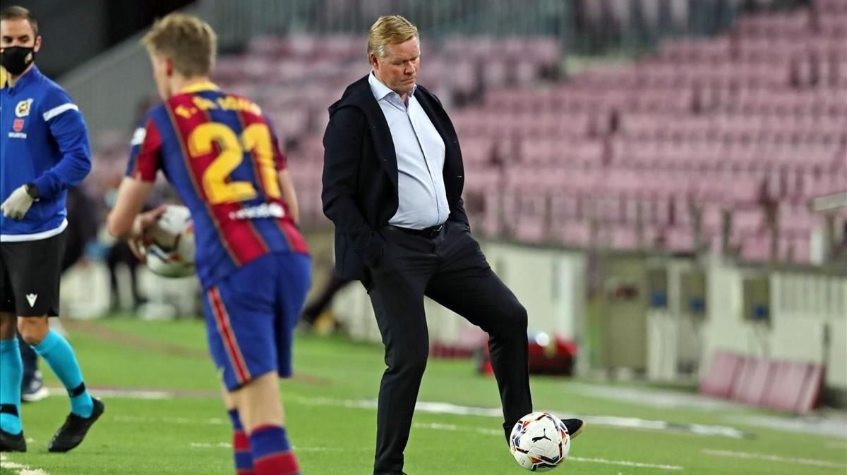 Ronald Koeman, en el partido frente al Sevilla en el Camp Nou, Ronald Koeman, en el partido frente al Sevilla en el Camp Nou,
