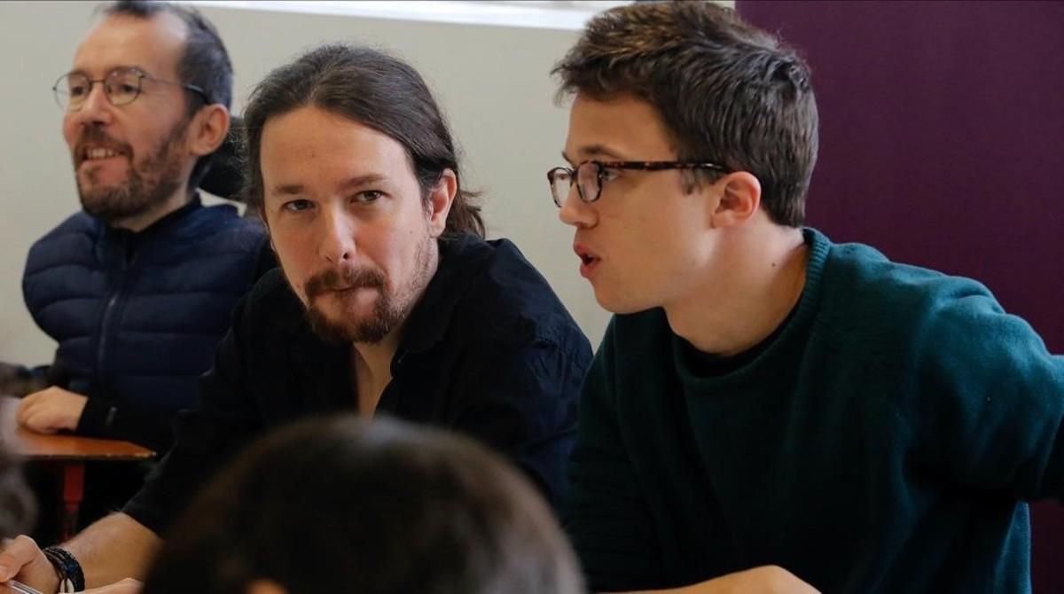 Iglesias y Errejón al inicio del Consejo Ciudadano Estatal, en la sede de Podemos (Madrid). Iglesias y Errejón al inicio del Consejo Ciudadano Estatal, en la sede de Podemos (Madrid).